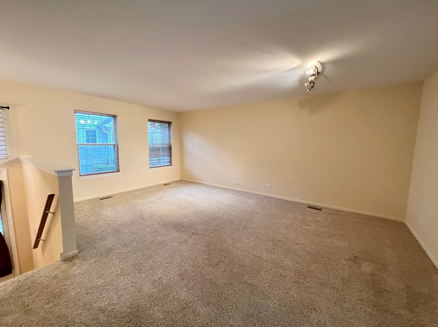 995 Manchester Cir, Volo, IL 60030-3342