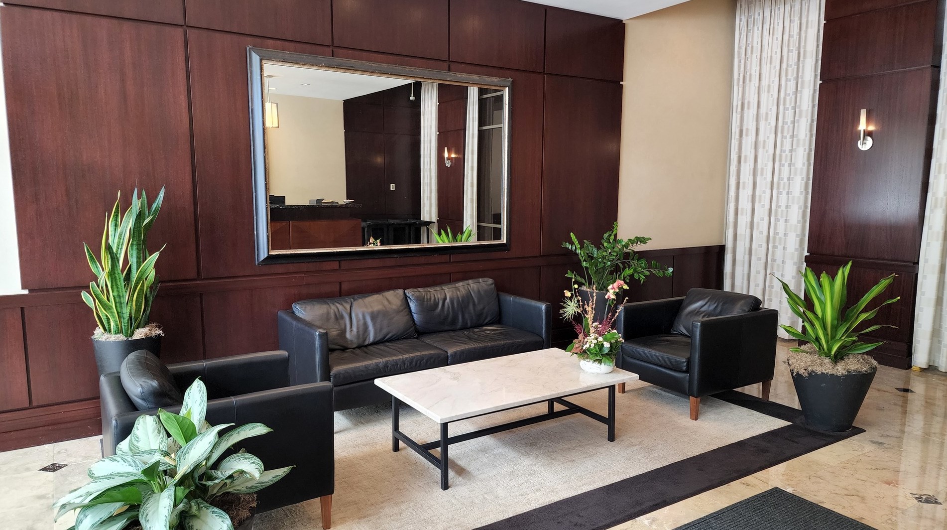 807 Davis St #1807, Evanston, IL 60201