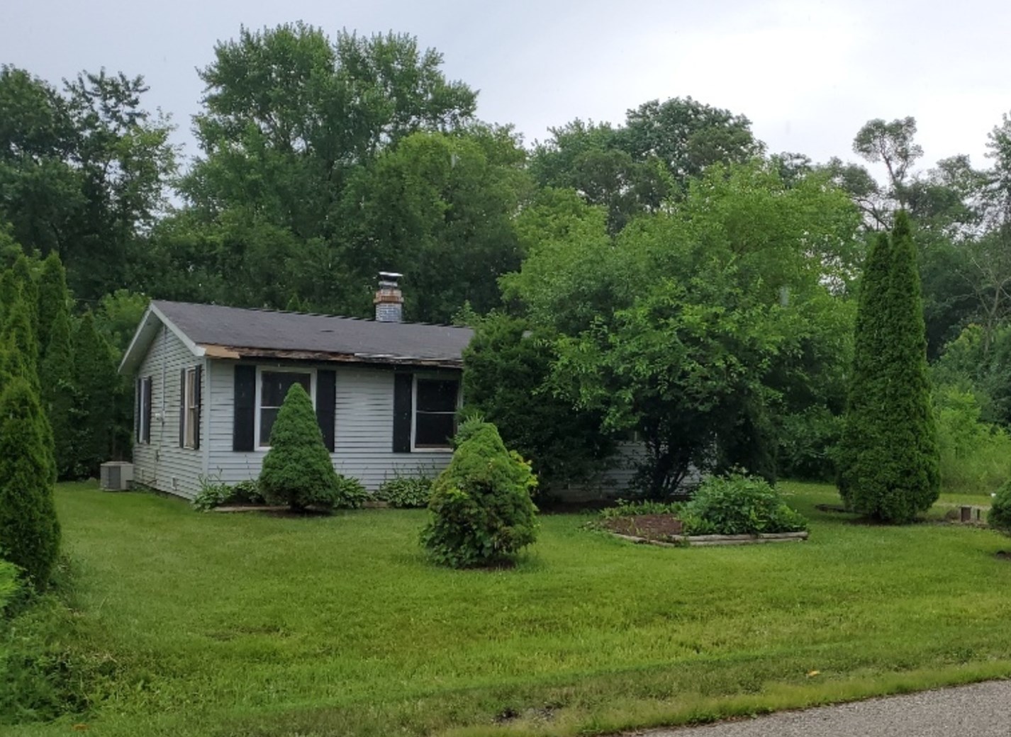 2608 Forestwood Dr, Volo, IL 60051-8157