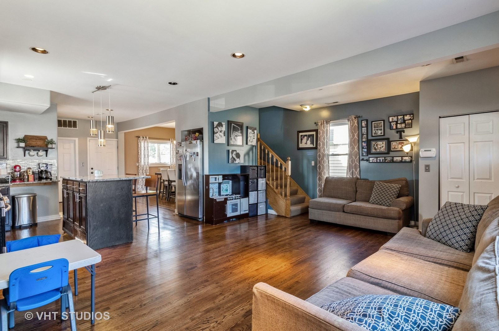 2415 W 34th Pl #2, Chicago, IL 60608
