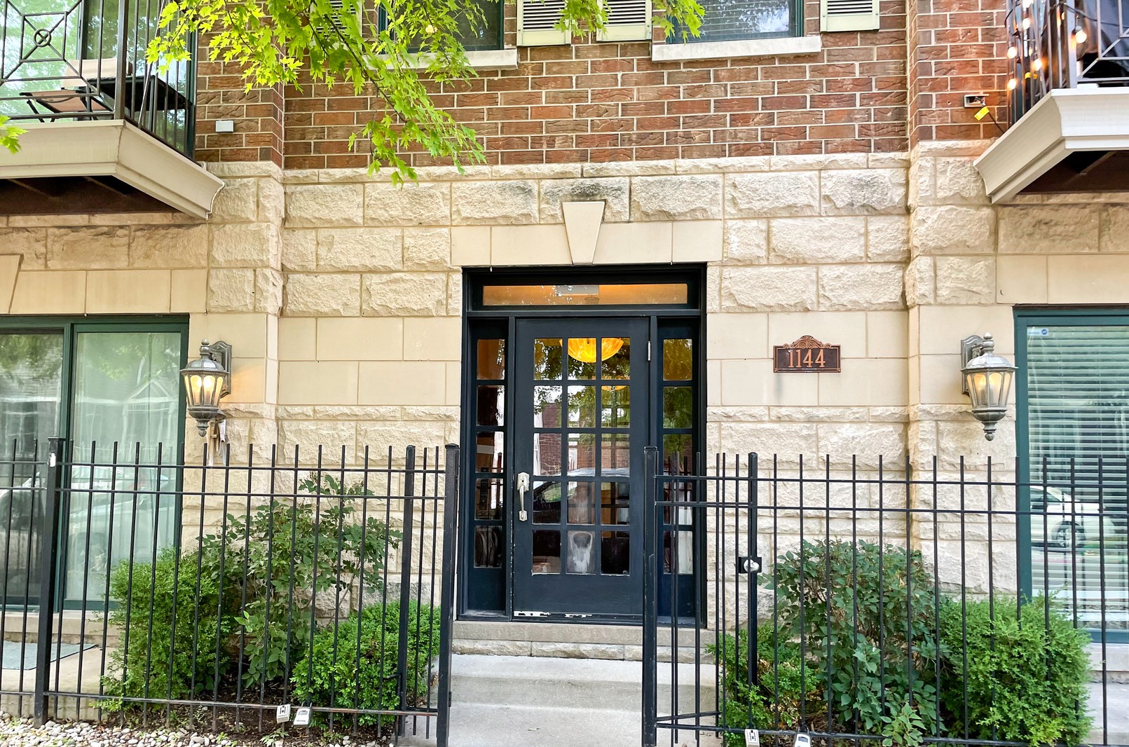 1144 W Roscoe St Apt 4e, Chicago, IL