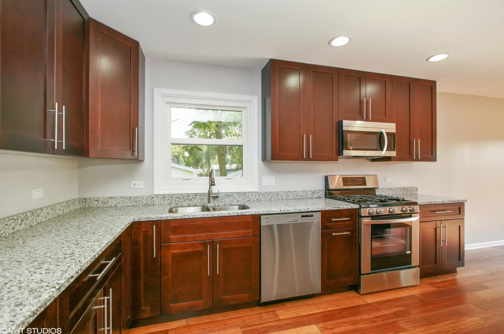 308 Crest Dr, Trout Valley IL  60013-2220 exterior