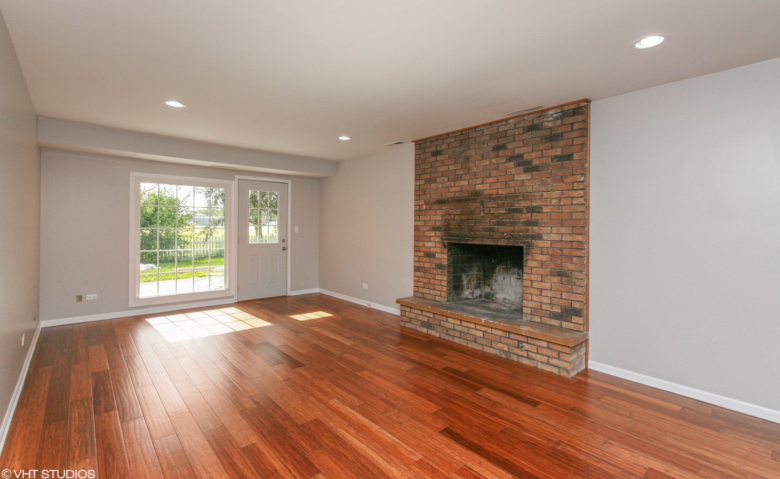 308 Crest Dr, Trout Valley IL  60013-2220 exterior