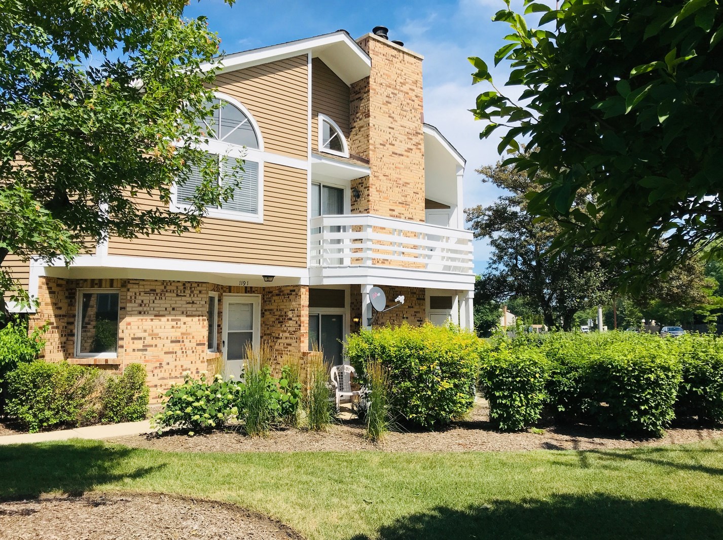 1191 Ranchview Ct, Buffalo Grove, IL 60089
