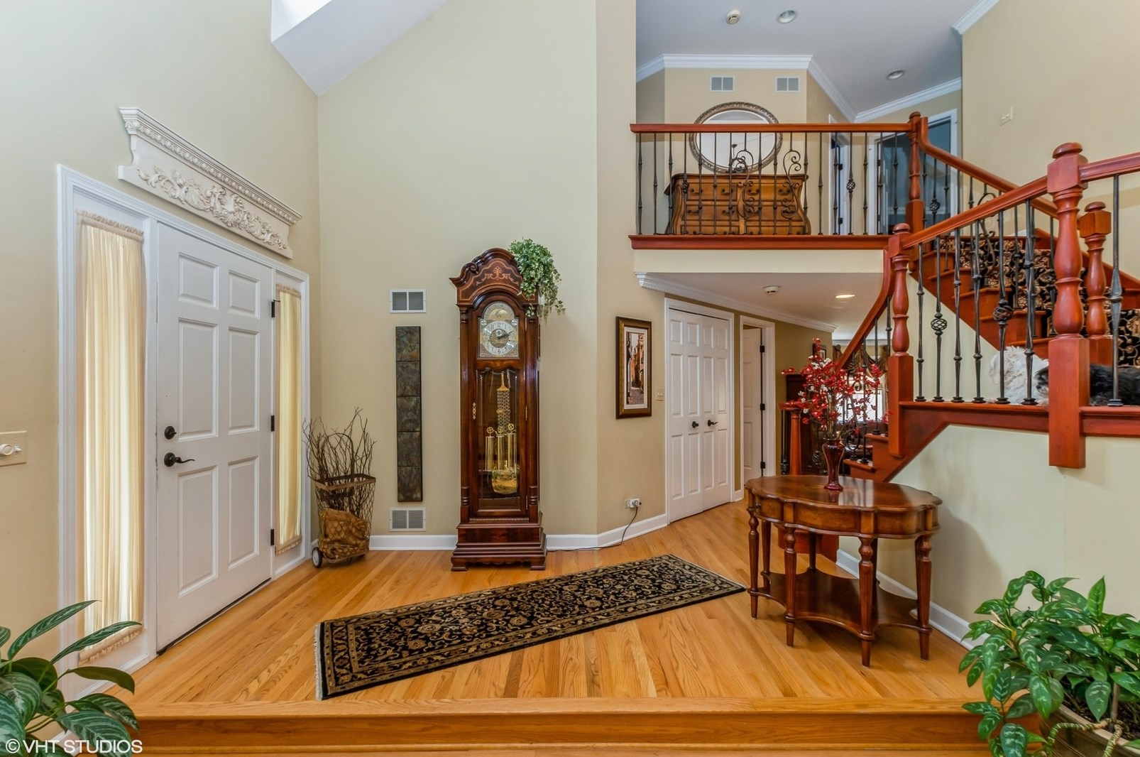 328 Phillippa St, Oak Brook, IL 60521-2437
