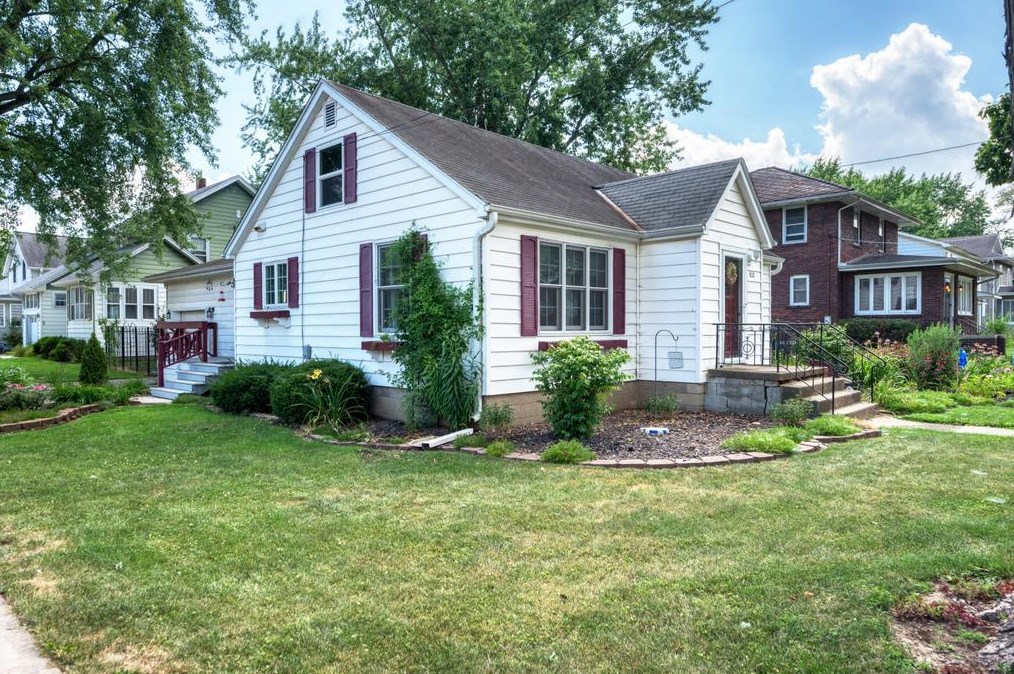 138 Union St, Seneca, IL 61360-9595