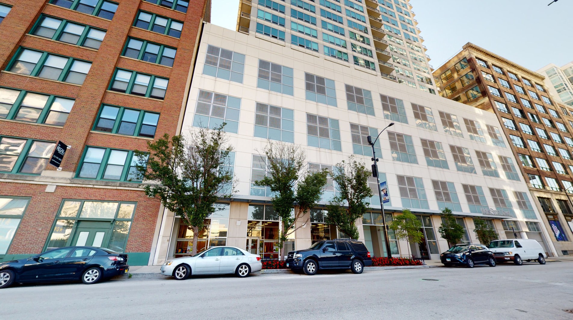 701 S Wells St Apt 2402, Chicago, IL 60607