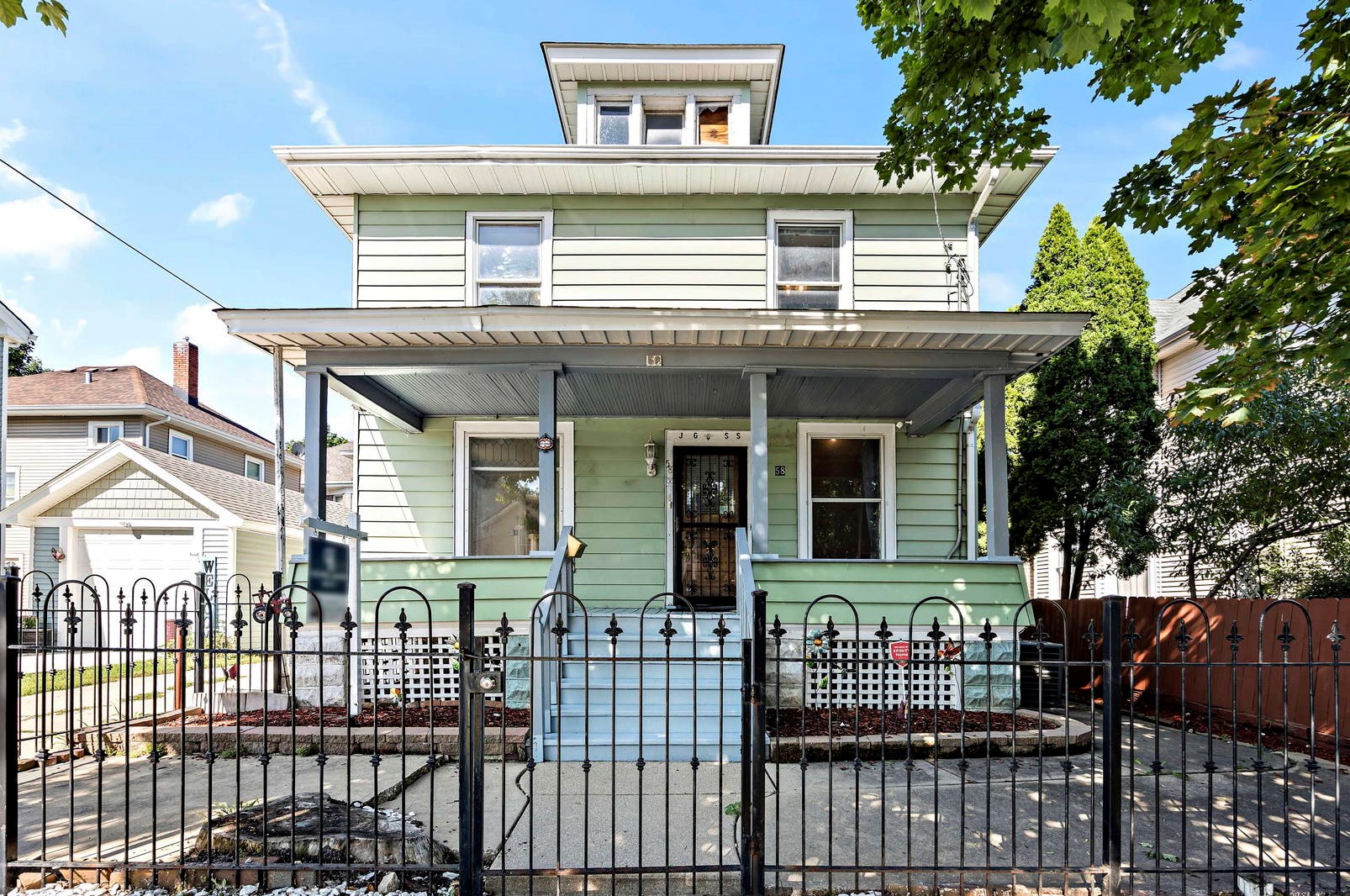58 Spencer St, Aurora, IL 60505-3552