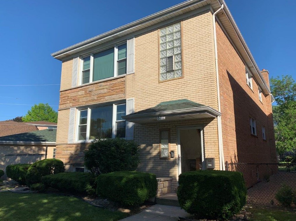 6217 W Huntington St #1, Chicago, IL 60646