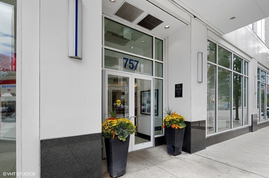 757 N Orleans St Apt 1509, Chicago, IL 60654