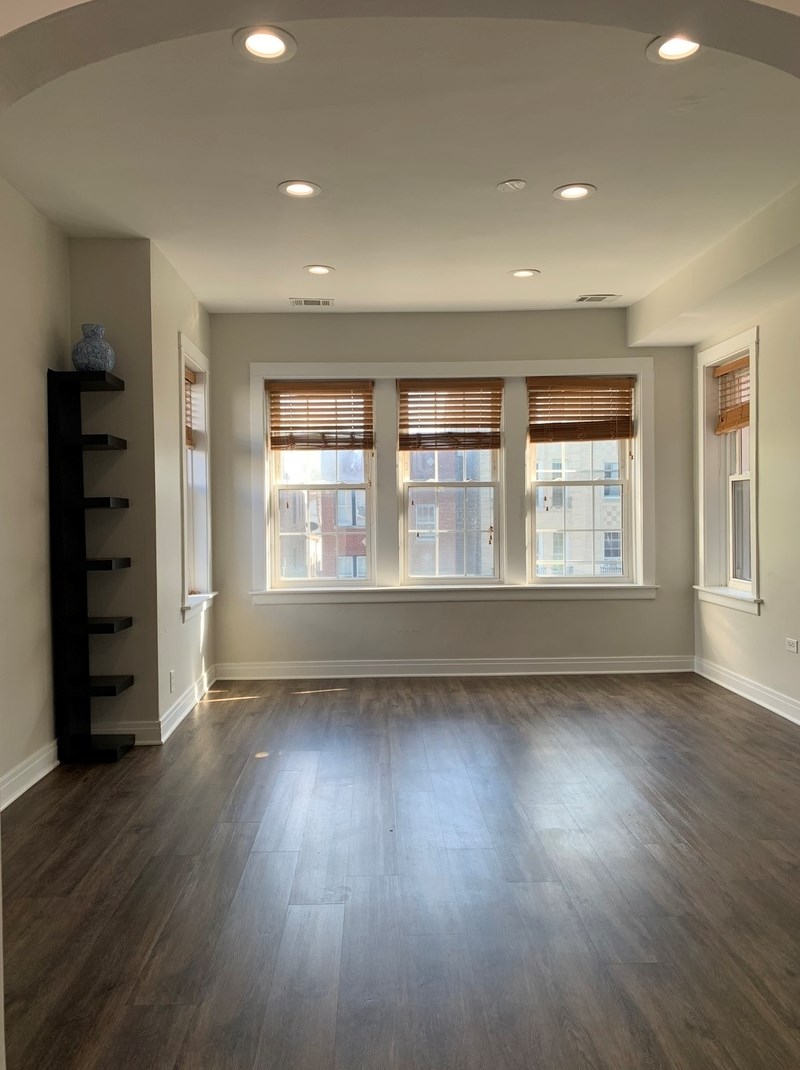 3222 W Warner Ave #2, Chicago, IL 60618