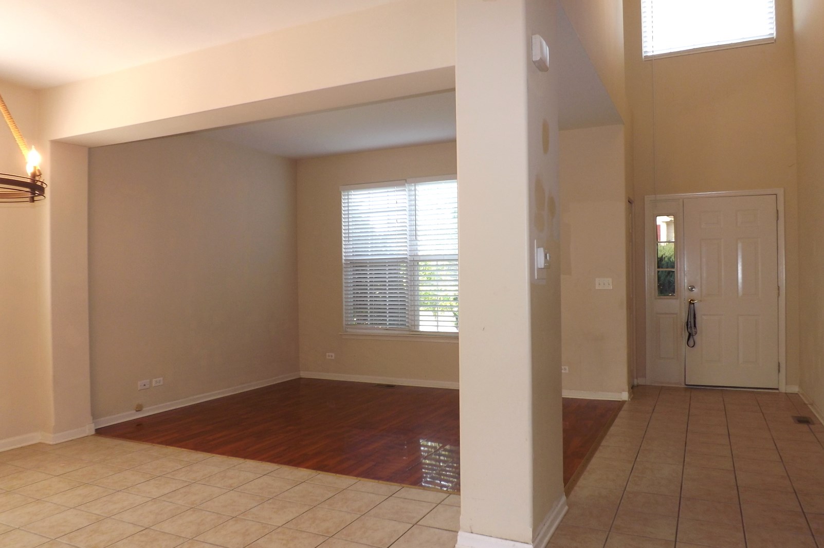 34093 Bluestem Rd, Volo, IL 60073-5243