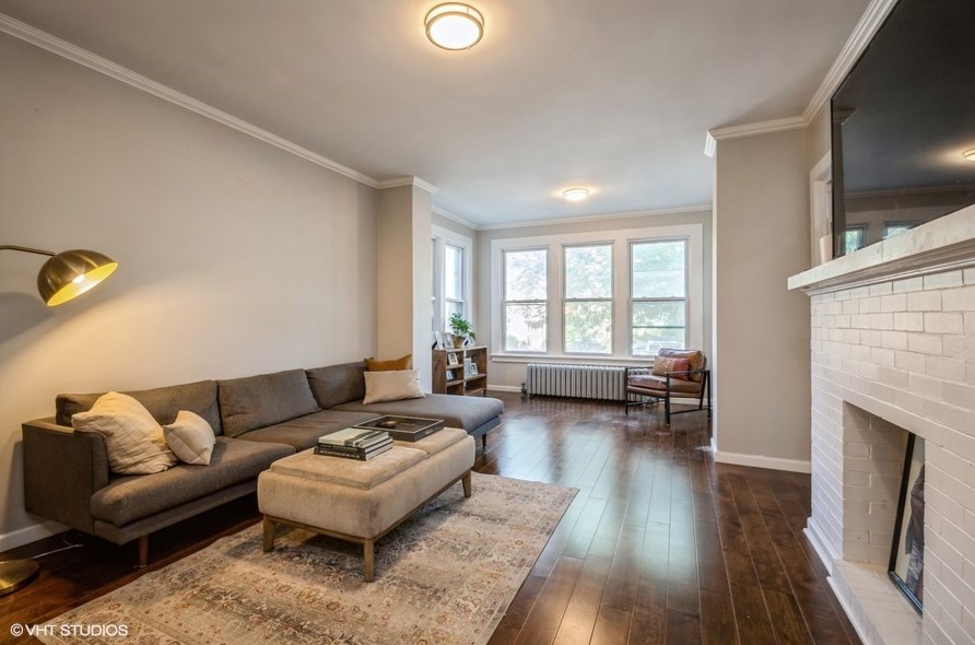 647 Asbury Ave #1, Evanston, IL 60202