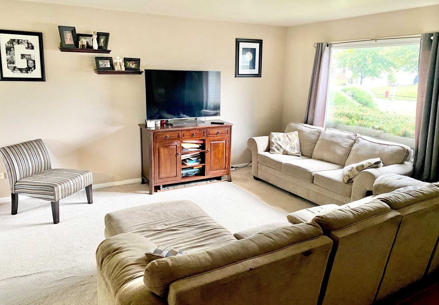 6837 Red Wing Dr, Downers Grove, IL 60517-1846