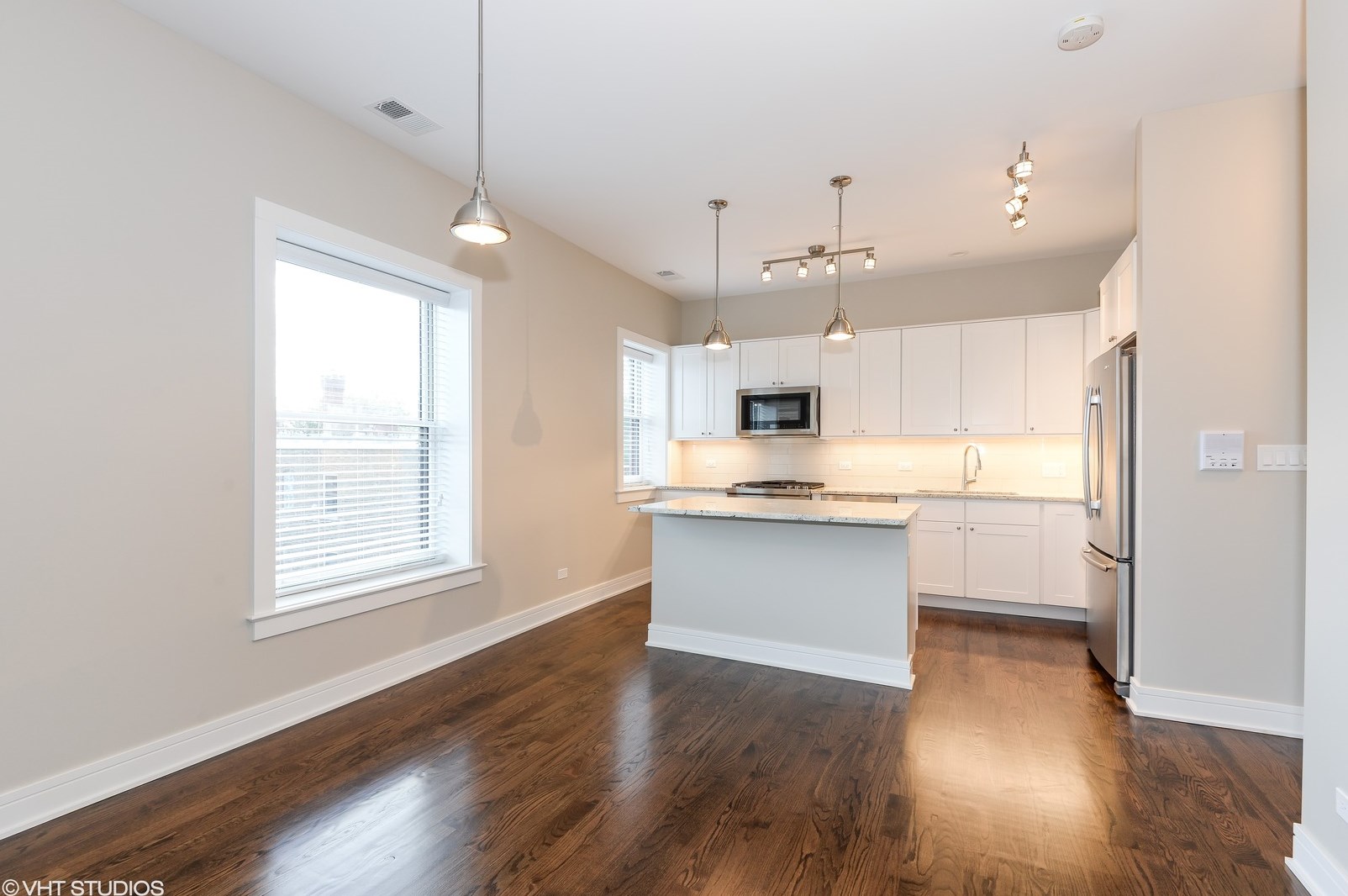 493 Sheridan Rd #202, Evanston, IL 60202