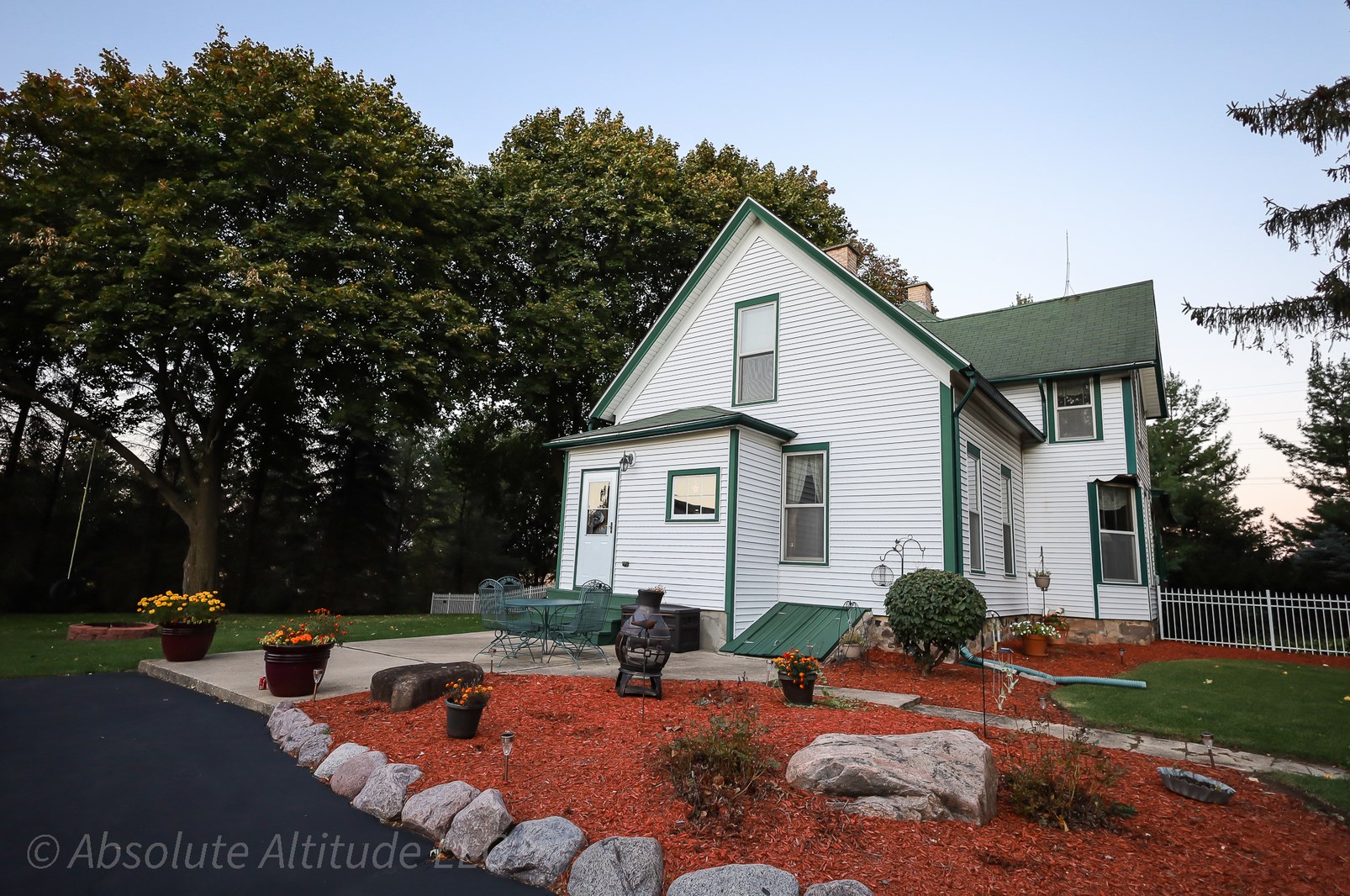 3019 Ringwood Rd, Volo, IL 60050-1324