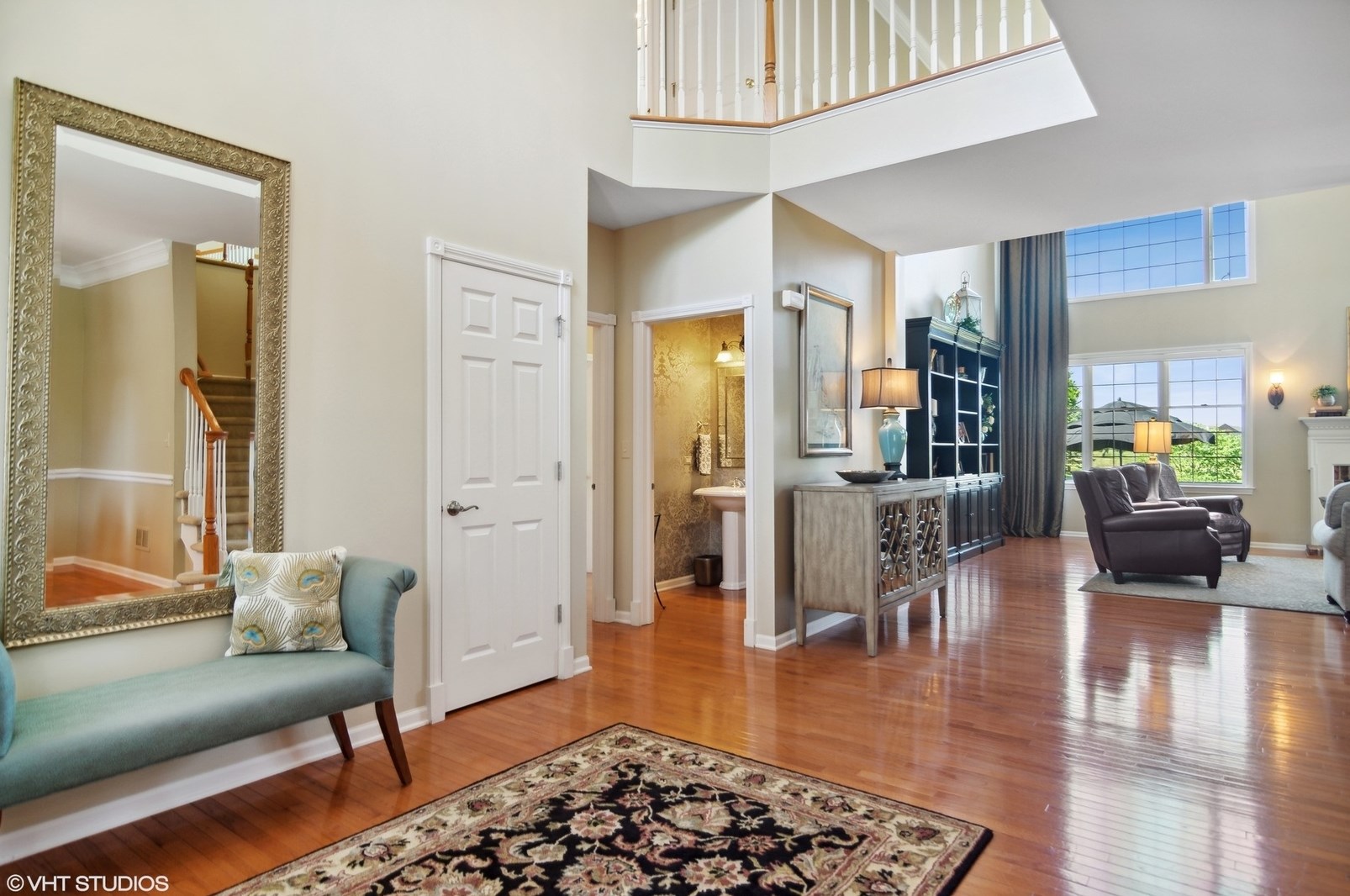1 Eagle Ridge Dr, Hoffman Estates, IL 60047-8442