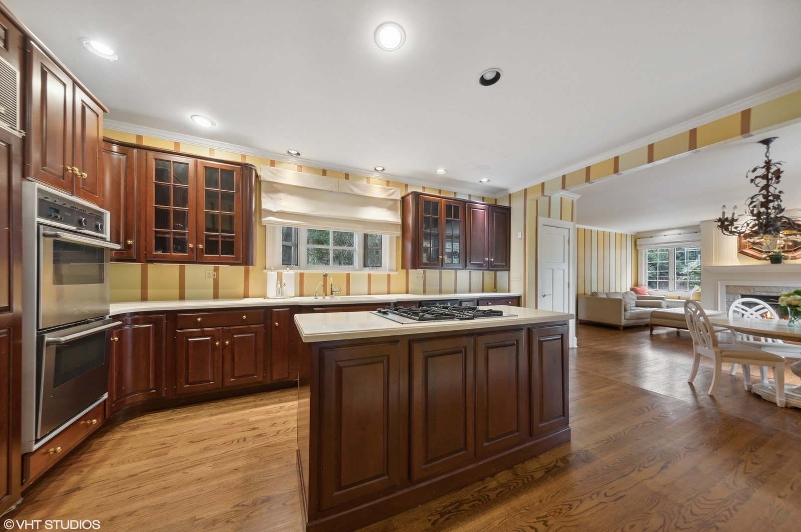 133 Park Ave, Oak Brook IL  60521-3734 exterior