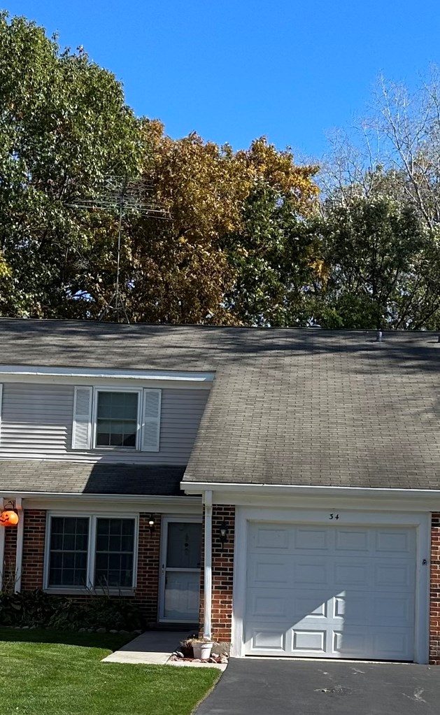 34 Linden Ct, Trout Valley, IL 60013-1540