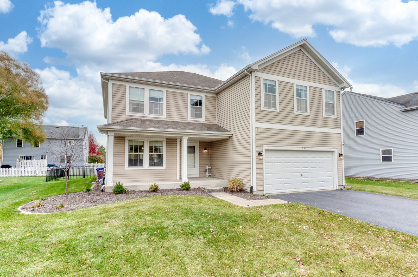1235 Robinson St, Elburn, IL 60119-9532