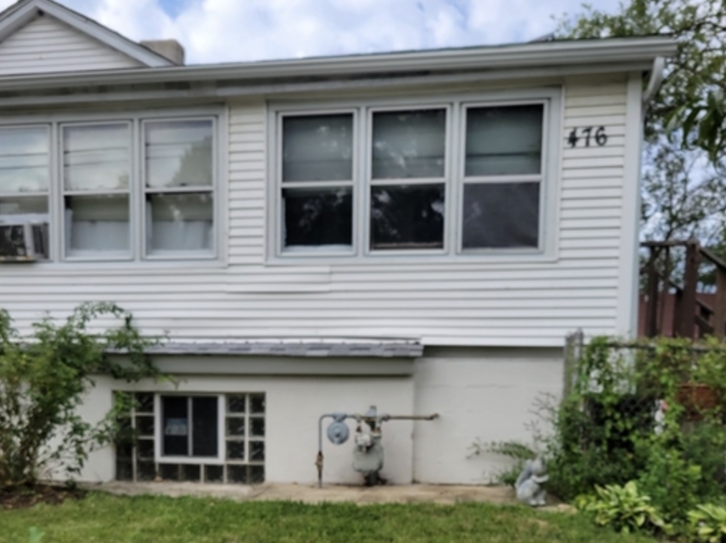 476 Fremont St, Hoffman Estates, IL 60120-4242