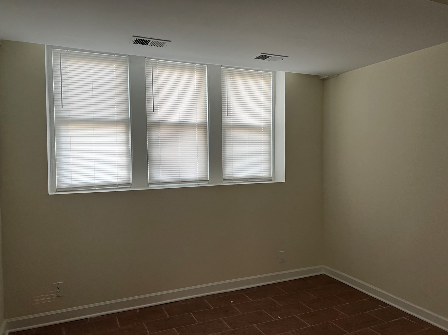 5754 N Jersey Ave #bs, Chicago, IL 60659