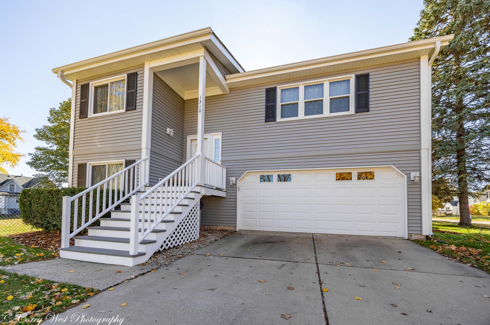 1310 Lewis St, Dekalb, IL 60115-3563