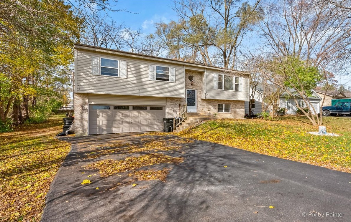 2418 Spojnia Rd, Volo IL  60050-3344 exterior