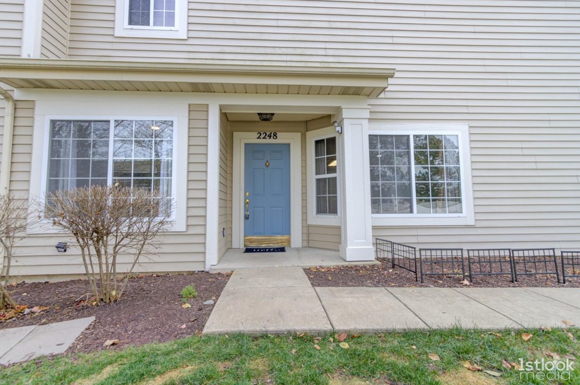 2248 Scott Ln, Aurora, IL 60502-4403
