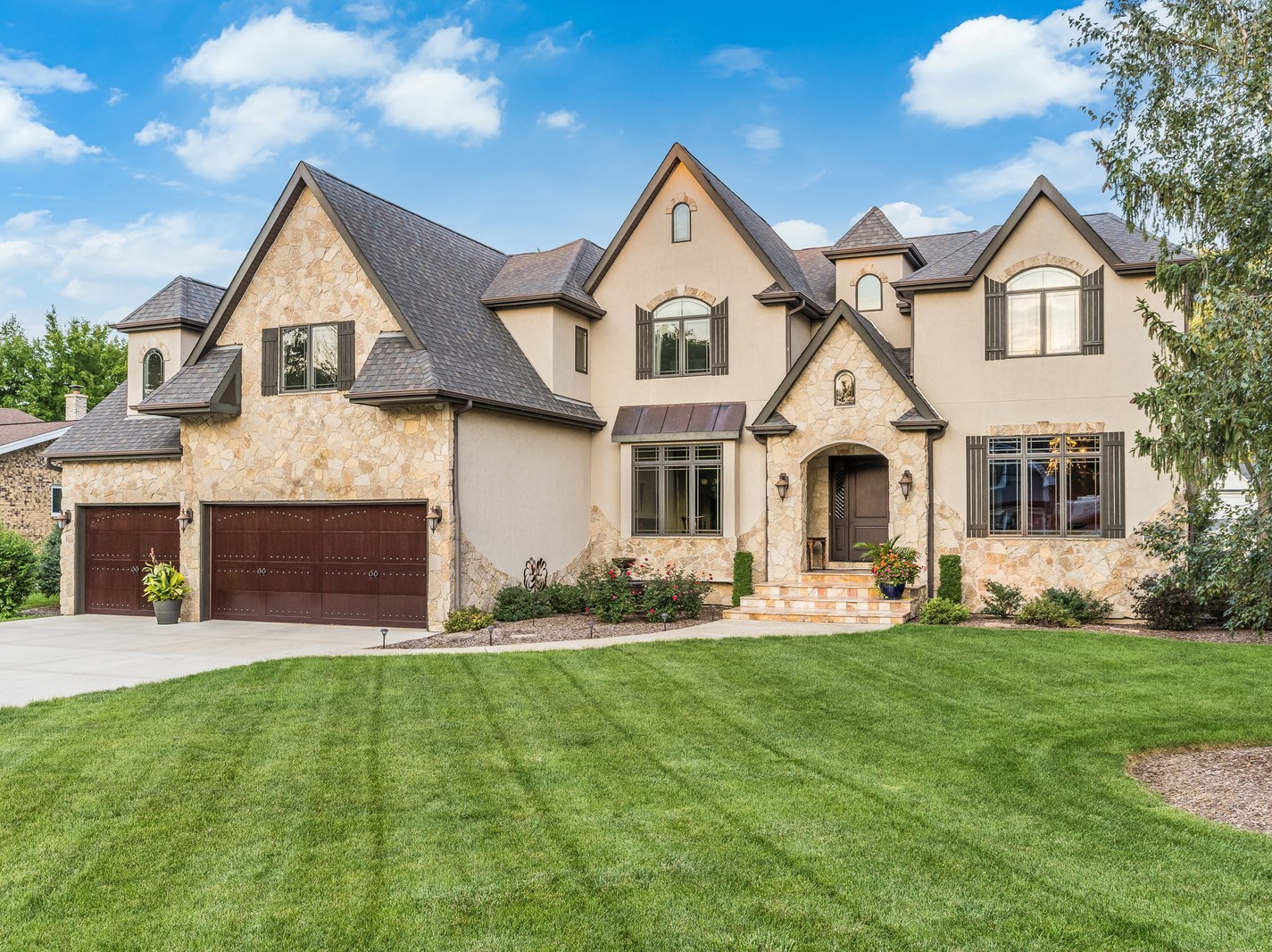 5515 Katrine Ave, Downers Grove, IL 60515-4218