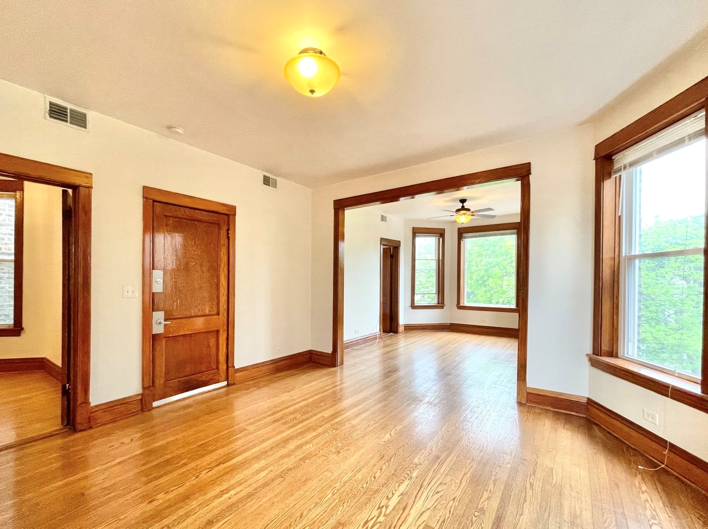 3319 W Pierce Ave #1, Chicago, IL 60651