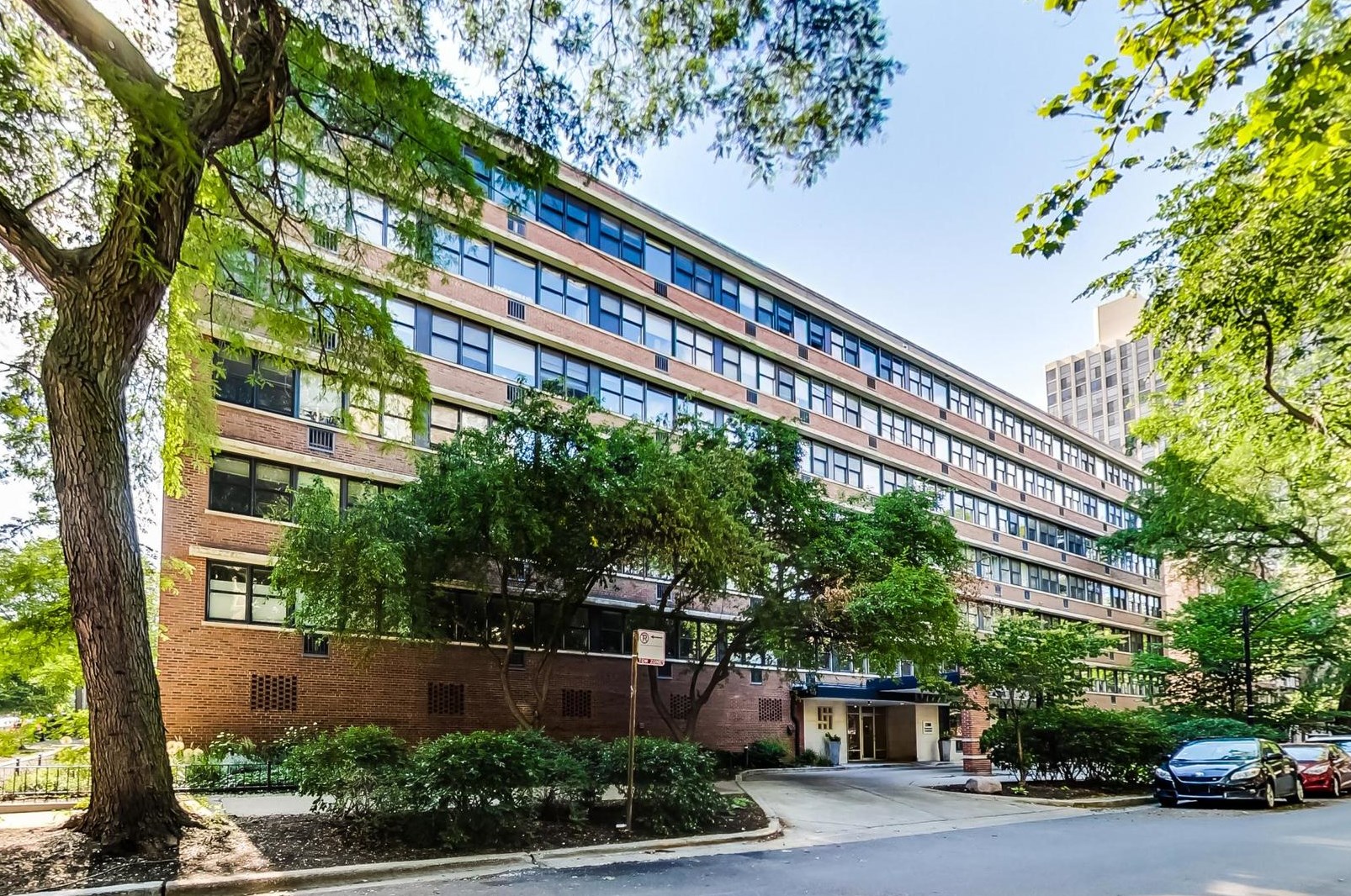 2300 N Commonwealth Ave #2c, Chicago, IL
