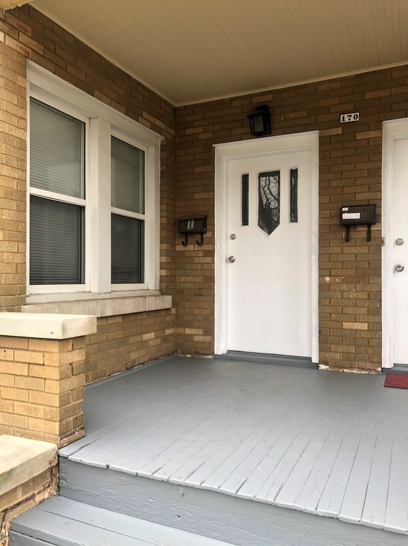 170 S Porter St #1, Hoffman Estates, IL 60120