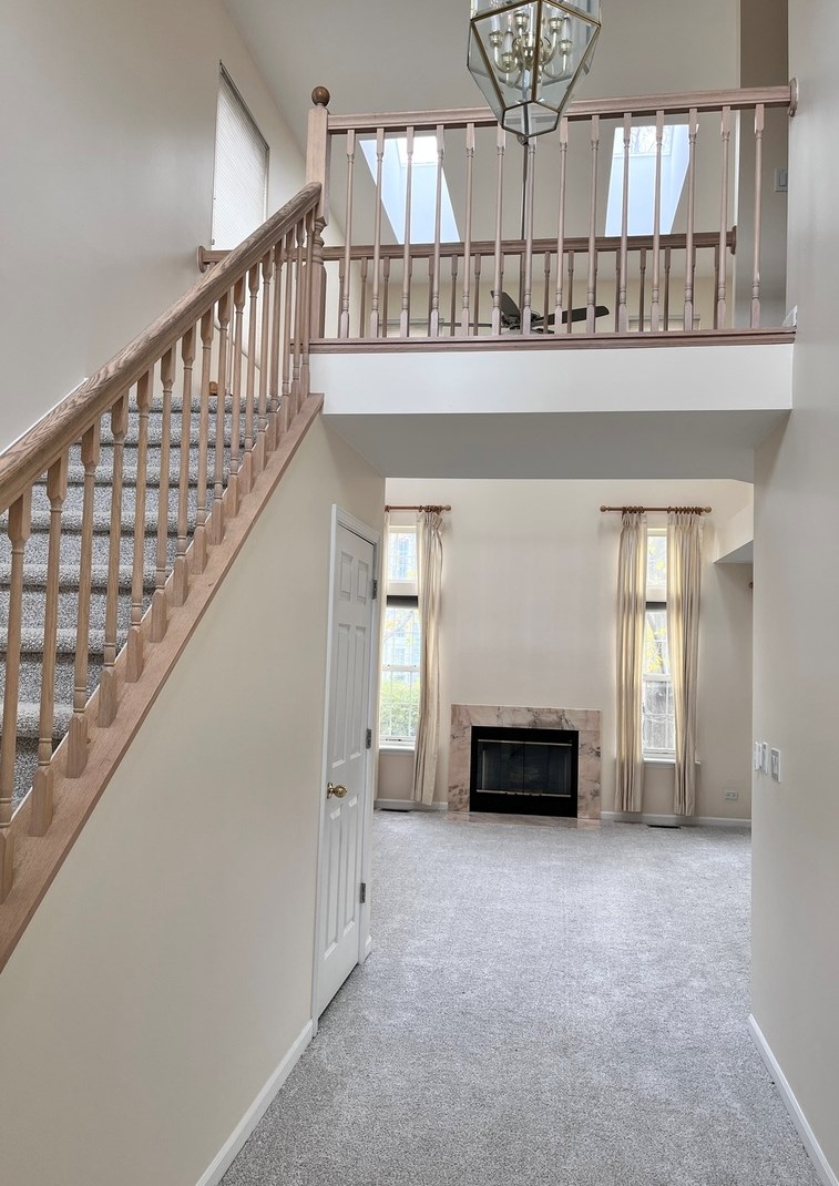 101 Holmes Way, Schaumburg, IL 60193