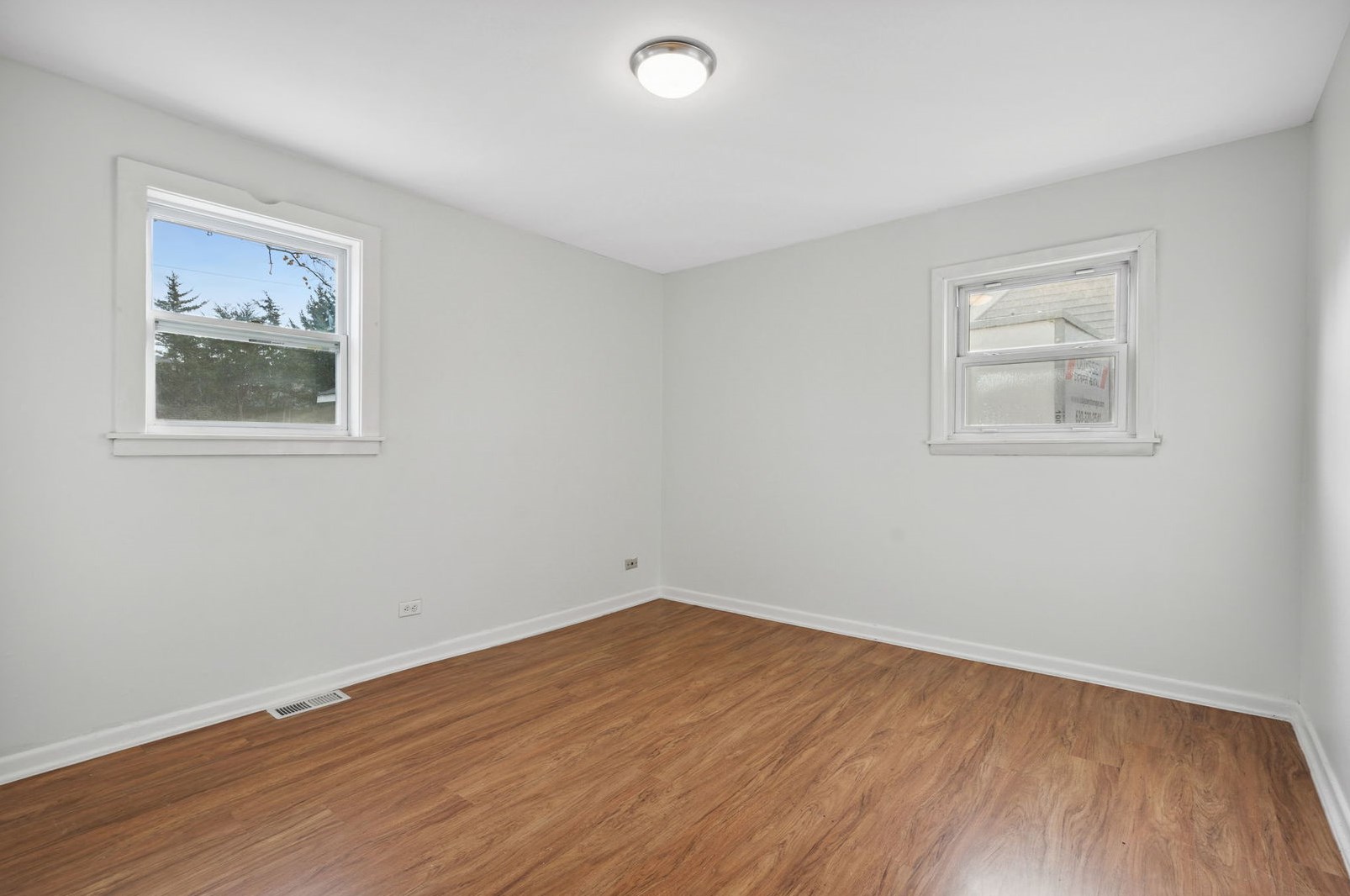 811 Justina St, Oak Brook IL  60521-2426 exterior