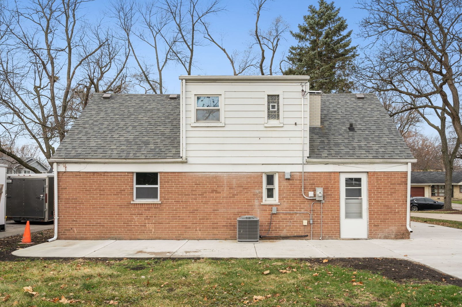 811 Justina St, Oak Brook IL  60521-2426 exterior