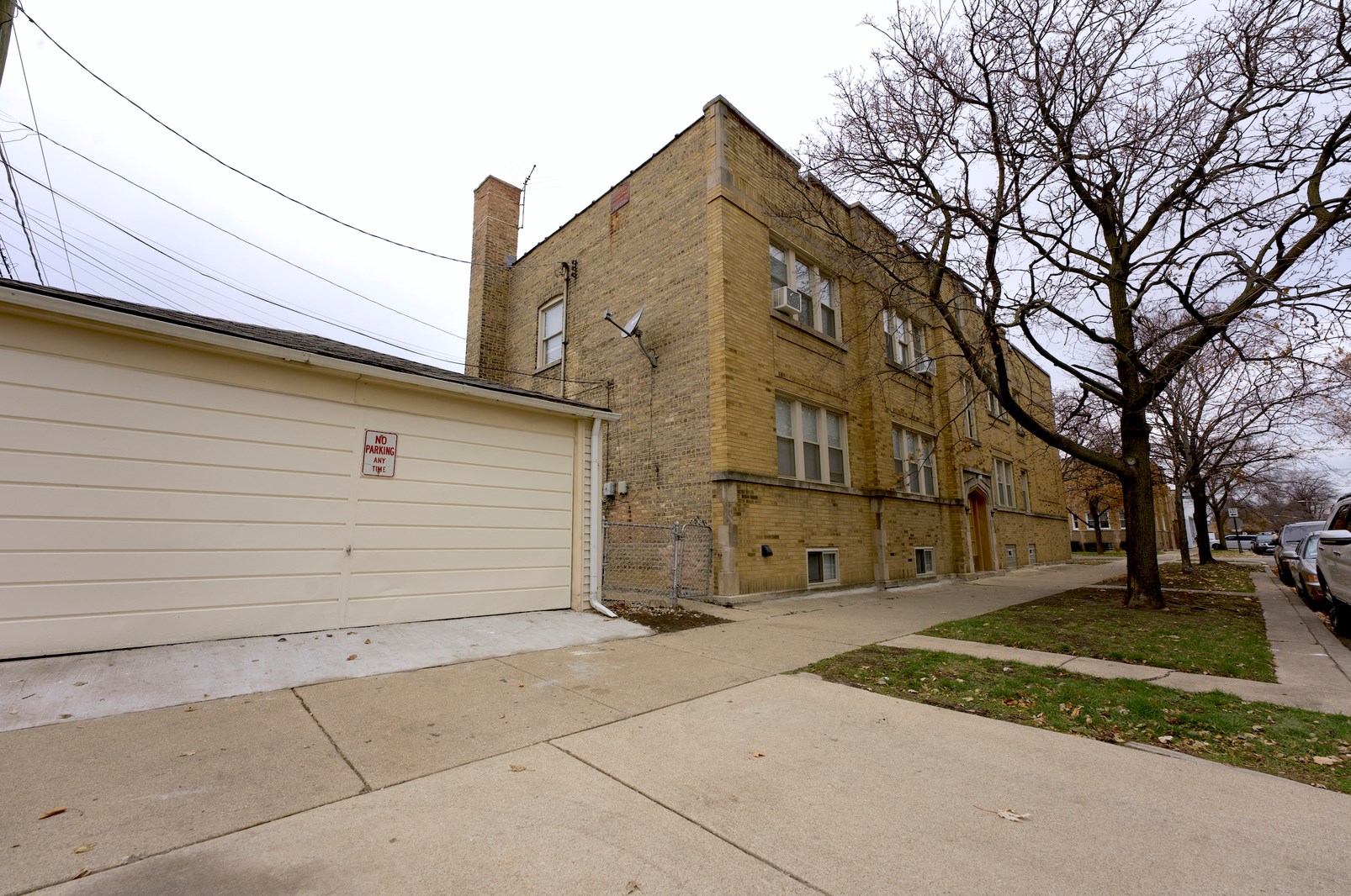 3918 Lockwood Ave, Chicago IL  60641-2501 exterior