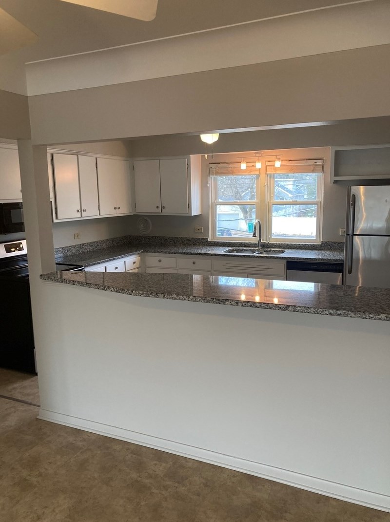 140 N Cass Ave #140, Westmont, IL 60559