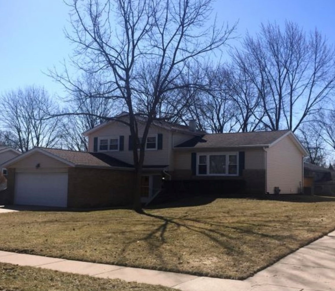 1105 69th St, Oak Brook, IL 60561-3866