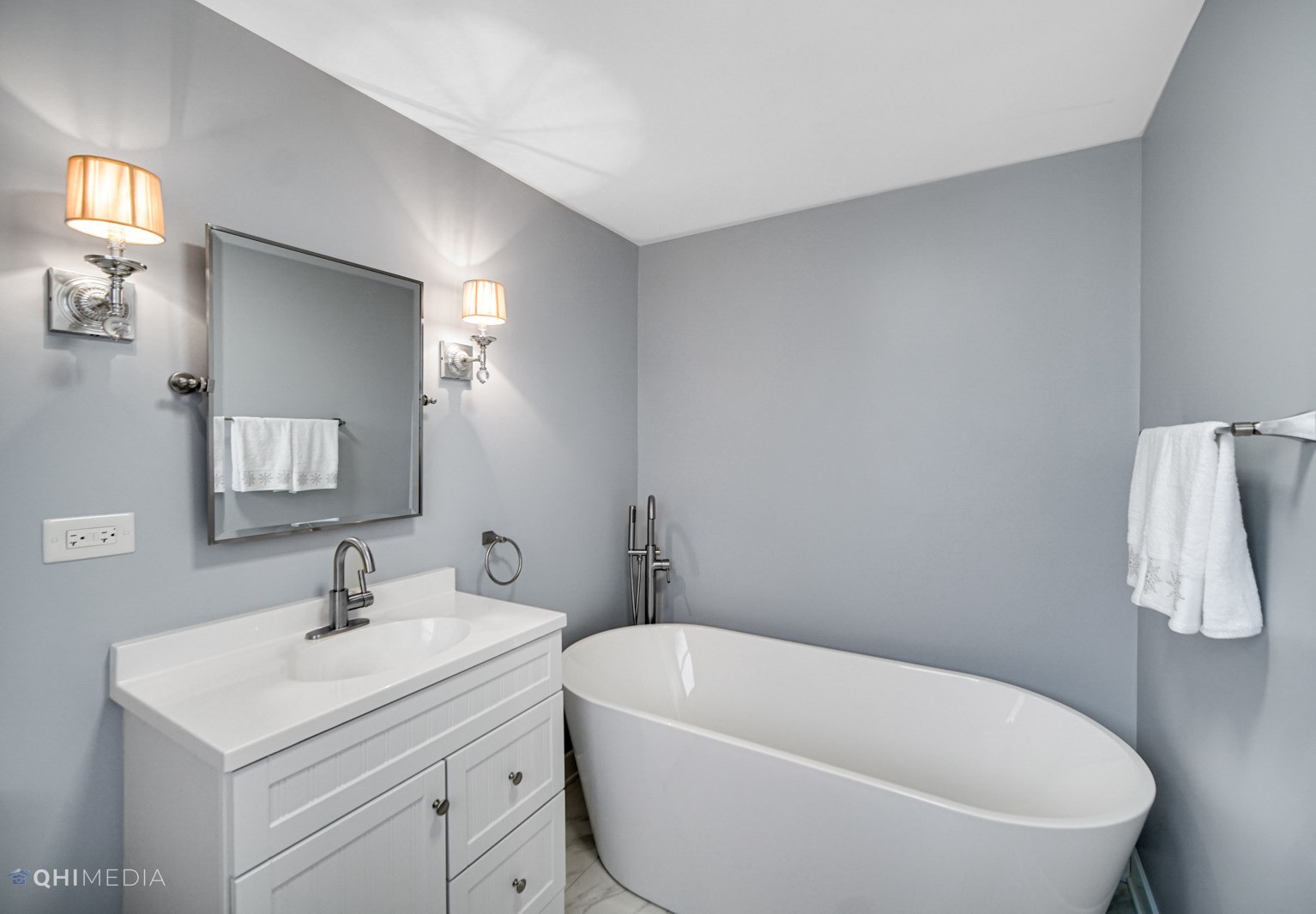 800 Gamble Dr, Lisle IL  60532-2307 exterior