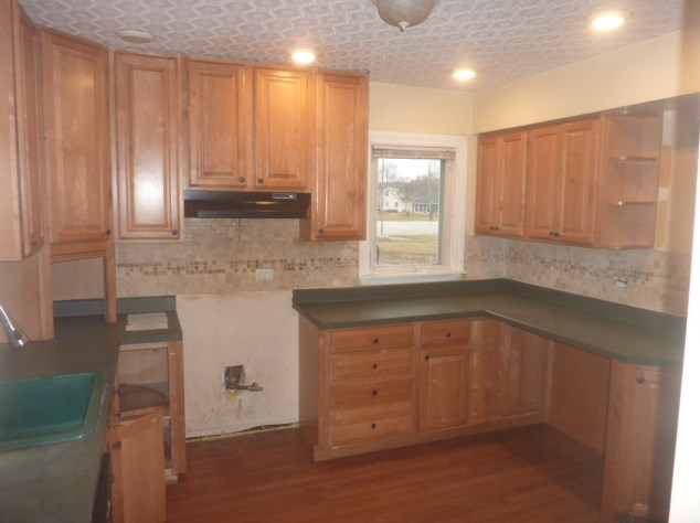 105 Armitage Ave, Melrose Park, IL 60164-1704