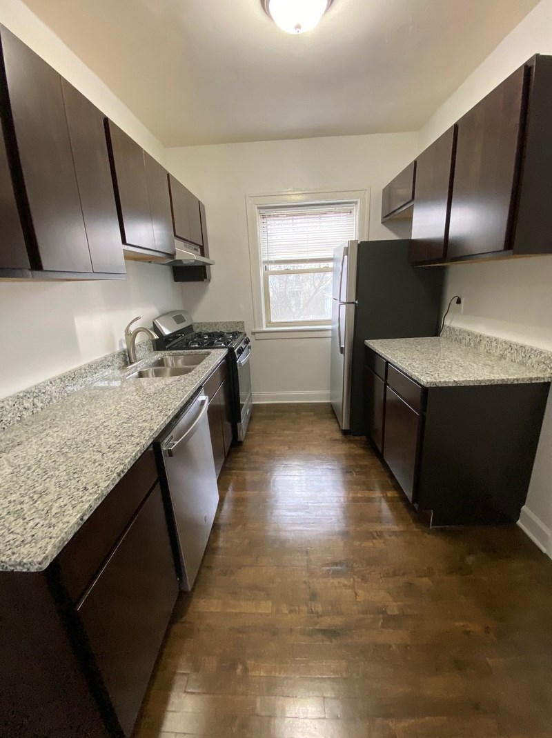 732 Reba Pl #c1, Evanston, IL 60202