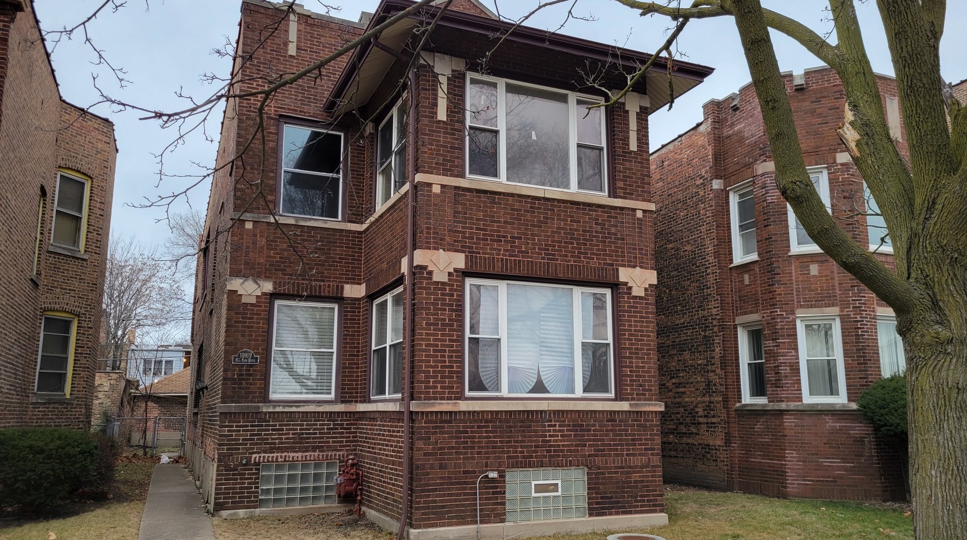 10919 King Dr, Chicago IL  60628-4409 exterior