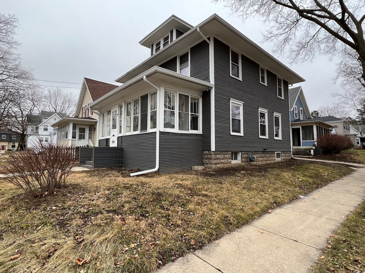 204 John St, Dekalb, IL 60115-3123