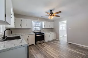 1014 Holland Dr, Rock Falls, IL 61071 - Photo 4