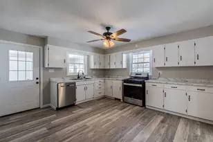 1014 Holland Dr, Rock Falls, IL 61071 - Photo 2