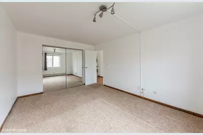 4 Parkside Court #8, Vernon Hills, IL 60061 - Photo 8
