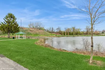 4 Parkside Court #8, Vernon Hills, IL 60061 - Photo 12