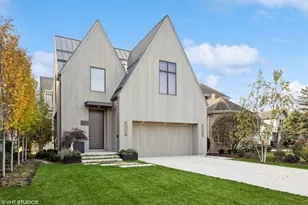 186 E South St, Elmhurst, IL 60126 - Photo 2
