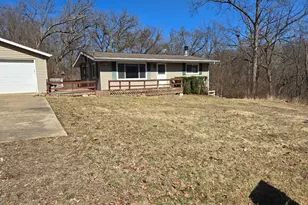 81 Indian Hills Dr, Putnam, IL 61560 - Photo 2